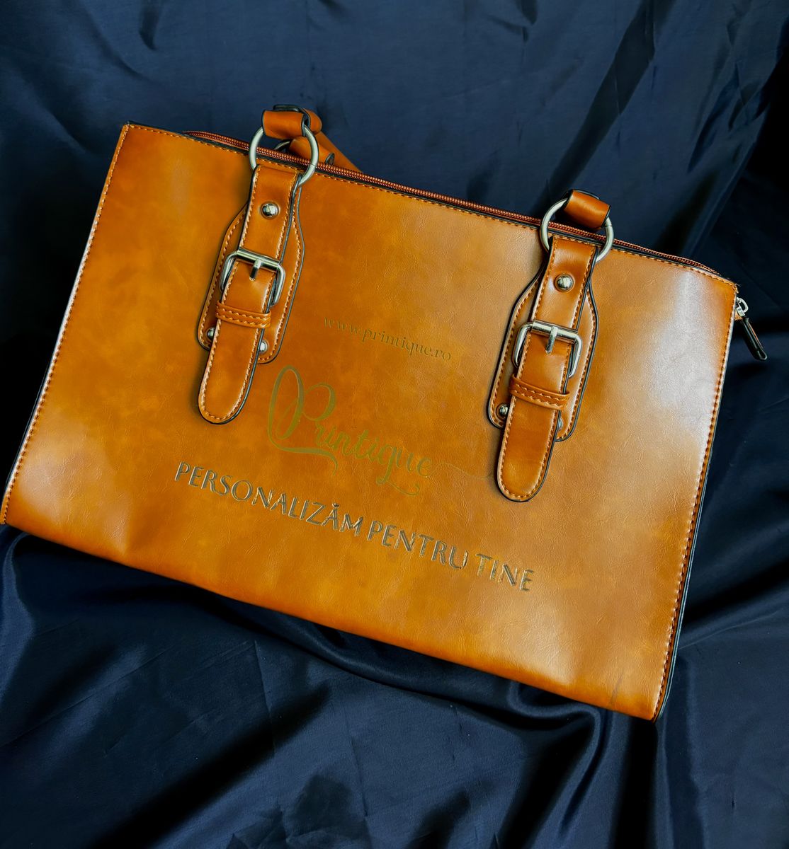 Posetă personalizată prin gravură