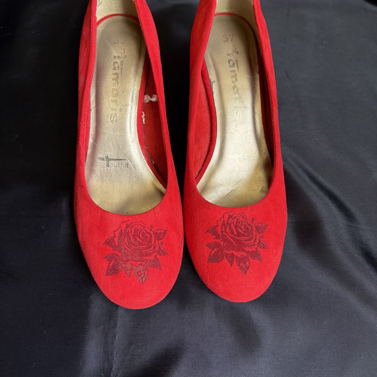 Pantofi personalizati prin gravură